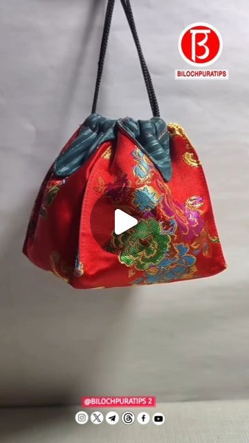 Christmas Purses To Make, Diy Purses And Bags, Small Bags Diy, Bag Making Tutorial, Quilted Purse Patterns, Sewing Instagram, Diy Shoulder Bag, Christmas Purse, Spring Sewing