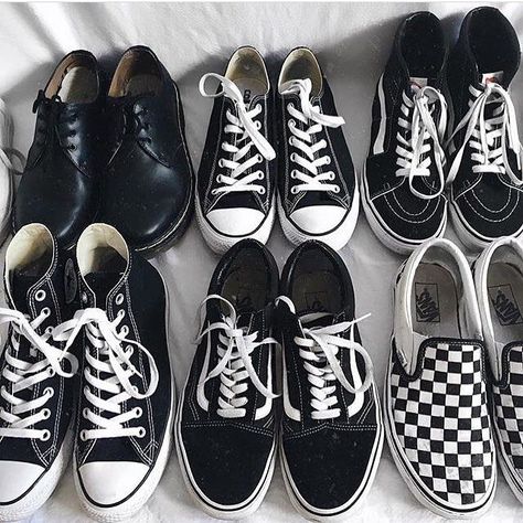 Tenis Vans, Shoes Ideas, Shoes Photography, Shoes Teen, Latest Shoe Trends, Shoes Vintage, Balenciaga Shoes, Yeezy Shoes, Shoes Heels Wedges