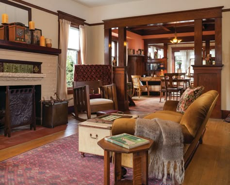 Craftsman Living Rooms, Craftsman Interiors, Craftsman Living Room, Bungalow Interiors, Bungalow Interior, Craftsman Interior, Craftsman Homes, Arts And Crafts House, Arts And Crafts Furniture