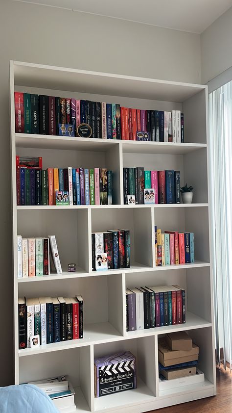 Mini Home Library, Mini Library In Bedroom, Bookshelf Minimalist, Bookish Bedroom, Bookshelf Inspo, Bookshelf Aesthetic, Bookshelf Inspiration, My Bookshelf, Aesthetic Bedroom Ideas