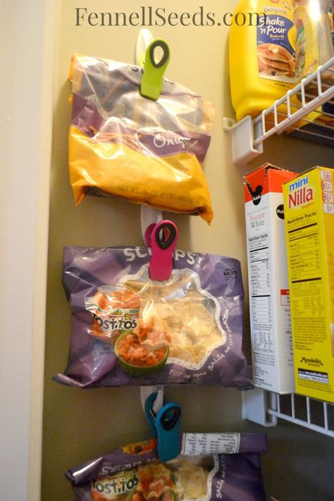 This is how I organize my pantry. See how I store my bags of chips so that they are easily accessible and off my pantry shelves. Love it! Organization 13, Organization Life, Kitchen Ikea, Diy Organizer, Organisation Hacks, Organizing Hacks, Pantry Shelf, Kitchen Decorating, Pantry Storage