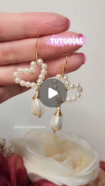 Heart Earrings Diy, Beaded Heart Earrings, Earrings Tutorial, Heart Earring, Pearls Diy, Earring Designs, Handmade Heart, Earring Tutorial, Jewelry Making Tutorials