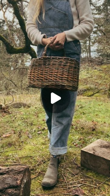 Round Baskets, Basket Willow, Oval Basket, Willow Basket, Willow Weaving, Round Basket, I Tried, Baskets, Weaving