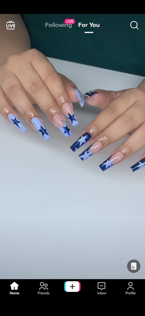 Blue Chrome Star Nails, Star Nails Chrome, Blue Star Nail Designs, Blue Star Nails Acrylic, Blue Summer Acrylic Nails, Y2k Blue Nails, Pretty Blue Nails Acrylic, Blue Nails Y2k, Acrylic Nails Stars