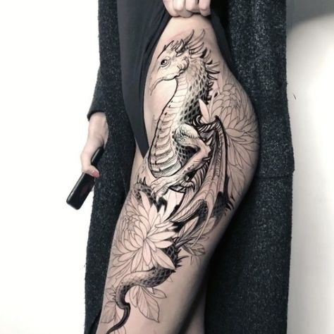 Dragon Thigh Tattoo, Dragons Tattoo, Dragon Sleeve, Ankle Tattoo Designs, Dragon Sleeve Tattoos, Dragon Tattoo For Women, Hip Tattoos Women, Inspiration Tattoo, Inspiration Tattoos