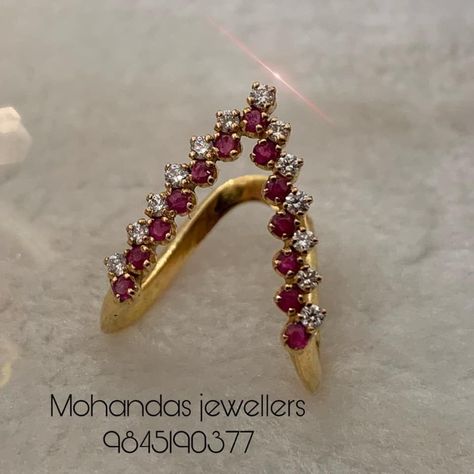 Vanki Finger Ring Design Gold, Prathanam Ring Designs, Vanki Rings Gold Indian, Vanku Rings Gold, Pradhanam Rings, Gold Vanki Ring Designs, Vanki Ring Design, Vanki Designs Jewellery, Sapphire Ring Designs