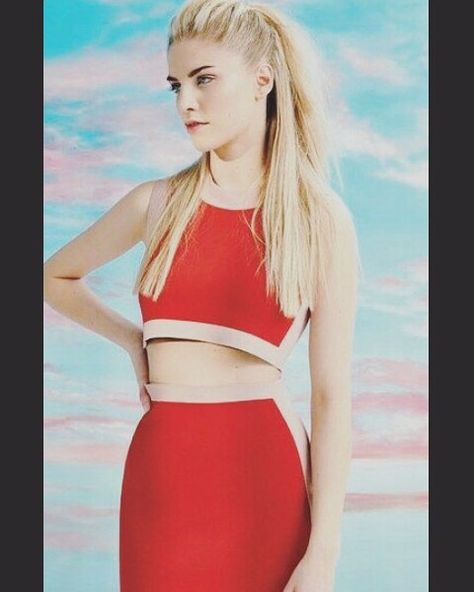 Hannah Reid, London Grammar, Grammar, Tankini, Most Beautiful, Two Piece Skirt Set, London, On Instagram, Beauty