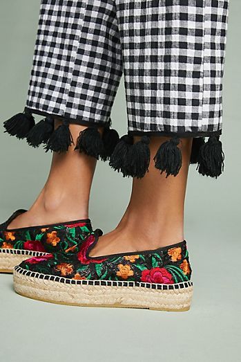 Floral Espadrilles, Boho Boots, Spring Capsule Wardrobe, Anthropologie Shoes, Stylish Pants, Pinterest Closet, Espadrille Shoes, Boho Hippie, Nice Shoes