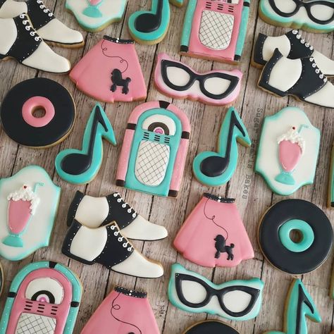 Grease Themed Parties, 50s Theme Parties, Sock Hop Party, Diner Party, Car Cookies, Music Cookies, Flooding Cookies, Music Themed Parties, Gala Ideas