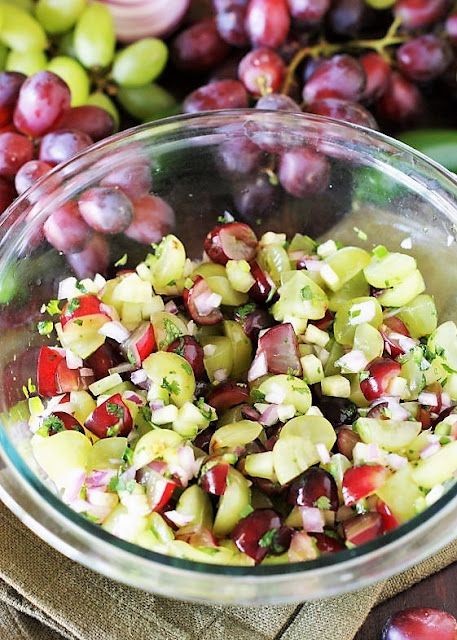 Grape Salsa Recipe, Recipes With Green Grapes, Green Grapes Recipes, Grape Salsa, Grape Appetizers, Life Circle, Grape Recipes, Chips And Salsa, Green Grapes