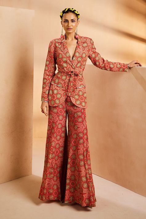 Shop for these amazing collections of Red Crepe Hand Painted Print Floral-geometric Pattern Blazer And Flared Pant Set For Women by Aneesh Agarwaal online at Aza Fashions. Blazer Outfits For Women, Formal Dresses For Teens, Cocktail Outfit, Best Dress, Traditional Indian Outfits, Ethnic Outfits, Dress Up Outfits, Floral Geometric, Sharara Set