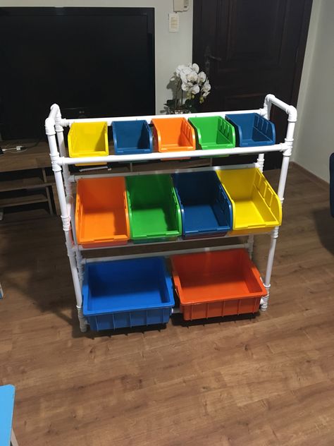 Toy Organizer Diy, Pvc Storage Ideas, Pvc Pipe Shelves, Diy Kids Toy Storage, Ikea Girls Room, Diy Projects Using Pvc Pipe, Toy Organization Diy, Pvc Storage, Preschool Decor