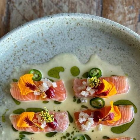 Ōra King Salmon on Instagram: "Ōra King Salmon Crudo | Jaboticaba | Fermented Turnips | Chilli | Leche De Tigre | Herb Oil . . "No special technique - it's meant to be a simple dish" says Head Chef @chef_juanhernandez of @loftbyronbay. . Simple or not, we think it's stunning! . #orakingsalmon #oraking #nzkingsalmon #bestofbreed #byronbay #salmoncrudo #artonaplate" Salmon Crudo, Herb Oil, New Years Eve Dinner, King Salmon, Orange Wine, Luxury Food, Turnips, Food Is Fuel, Food Presentation