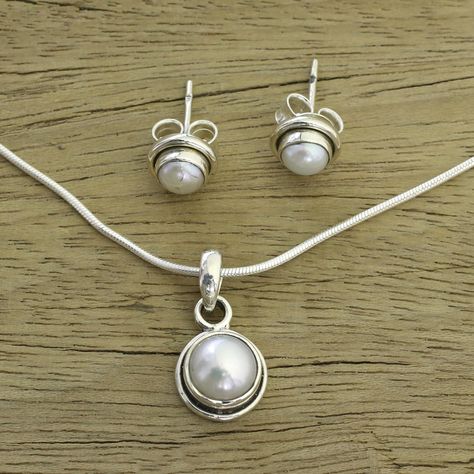 Spread Happiness! Bridal Pearl Jewelry, Silver Pearl Jewelry, Silver Jewelry Cleaner, Pearl Jewelry Set, Illustration Simple, Pearl Bridal Jewelry, Fine Silver Jewelry, Silver Jewelry Earrings, Pearl Jewelry Sets