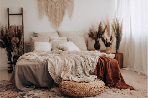 Photo Studio Bed Setup, Boho Bed Photoshoot, Boho Bedroom Photoshoot, Boho Photography Studio Setup, Moody Photography Studio, Bedroom Photography Studio, Boho Photography Studio, Bohemian Studio, Photography Studio Spaces