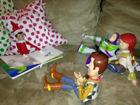 30 fun and unique Elf on the Shelf Ideas - Daddy by Day Elf On The Shelf Story, Mensch On A Bench, Elf Fun, Christmas Preparation, Bench Ideas, Elf Ideas, Elf On The Shelf Ideas, Reading Stories, Religious Christmas