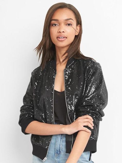 How to Wear the Celebrity-Approved Sequin Party Jacket Trend This Season | Brit + Co Sequin Jacket Outfit, 2017 Clothes, 90s Fashion Outfits Hip Hop Party, Party Outfits Night, Party Jackets, Looks Party, Sequin Jacket, Jacket Outfit, It's Cold