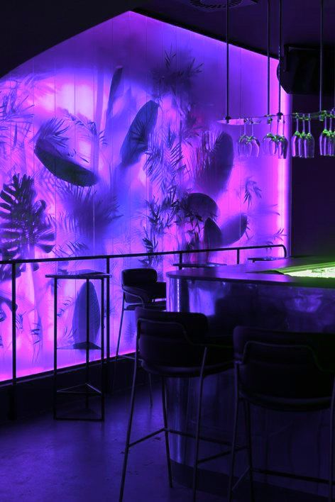 Purple Bar Aesthetic, Purple Club Aesthetic, Cyberpunk Club, Cyberpunk Bar, Karaoke Aesthetic, Purple Bar, Ambience Decor, Theater Room Design, Neon Jungle