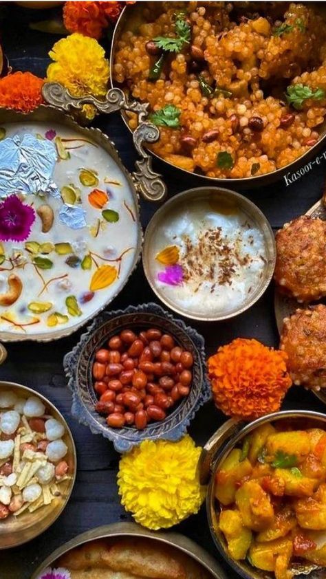 The onset of festive cheer calls for amazing food and we’ve got you covered. Don't forget to try these easy Navratri dishes to add to your enthusiasm. Navratri Recipes, Chaitra Navratri, Food Yummy, Chana Masala, Yummy Recipes, Amazing Food, Don't Forget, Yummy Food, Festival