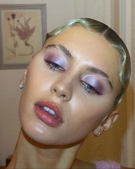 Iris Law, Y2k Makeup, Purple Makeup, Ethereal Makeup, Fairy Makeup, Purple Eyeshadow, Mermaid Makeup, Festival Makeup, Cream Eyeshadow