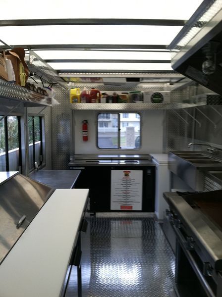 I love the clean, crisp feel of the inside of this food truck. There is plenty of storage and counter space. The overhead storage is a huge bonus. Everything looks very nicely set up. Diy Food Truck, Food Truck Design Interior, Food Truck Interior, Diy Food Storage, Foodtrucks Ideas, Pizza Food Truck, Food Vans, Food Trailers, Best Food Trucks