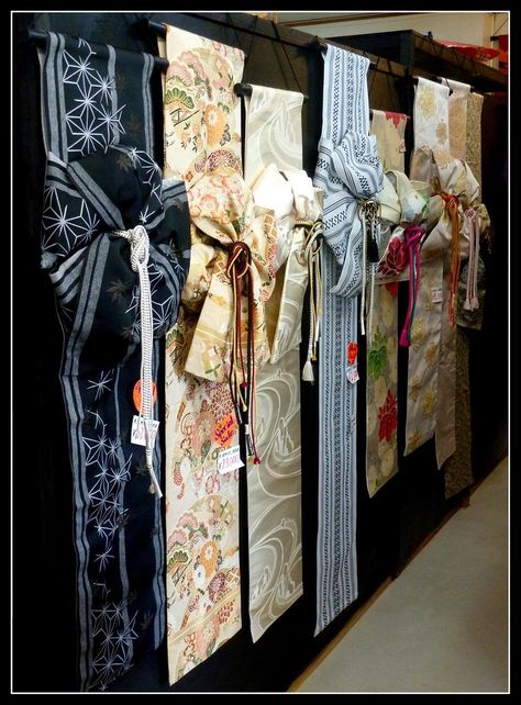 Display Kimono, Japanese Obi, Mode Kimono, Asian Inspiration, Japanese Decor, Vintage Japanese Kimono, Kanazawa, Asian Design, Japanese Interior