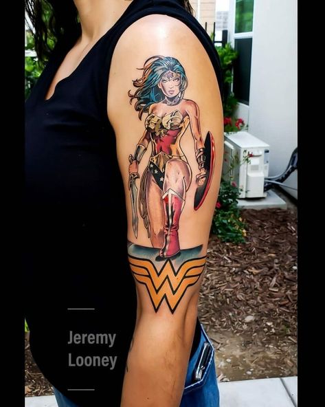 Wonder Woman Tattoo, Superman Tattoos, Warrior Tattoo Sleeve, Best Comics, Tattoo Artists Near Me, Usa Tattoo, Worlds Best Tattoos, Mouse Tattoos, Graffiti Tattoo