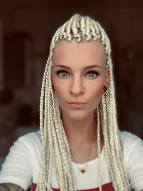 White People Braids, Box Braids For White Women, White Girl With Braids, Braid Styles For White Women, White Girl With Box Braids, Box Braids On White Women, White People With Box Braids, Bad Braids, White Girl Box Braids