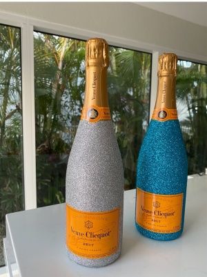 Collection | f-r-a-n-k-i-e | VSCO Glitter Champagne Bottles, Happiness Comes In Waves, Gift Party Ideas, Glitter Champagne, Glitter Bottle, Drink Gift, Champagne Bottles, Wine And Dine, A Dream Come True