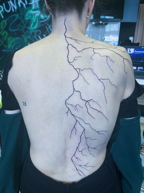 Tattoo In Back, Vein Tattoos, Veins Tattoo, Lighting Tattoo, Back Lighting, Tattoo Ideas, Tattoos, Lighting