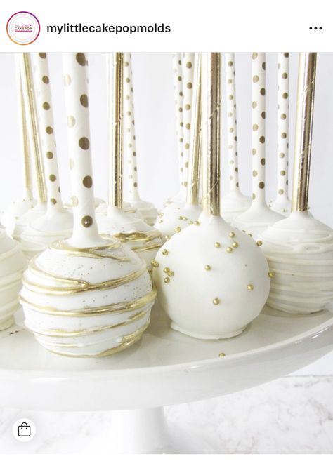 White And Gold Cakepops, Cake Pops White And Gold, Cake Balls Wedding, Bridal Shower Cake Balls, White And Gold Baby Shower Cake, White And Gold Bday Cake, Cake Pop Designs Wedding, White And Gold Desserts, White Cake Pops With Gold