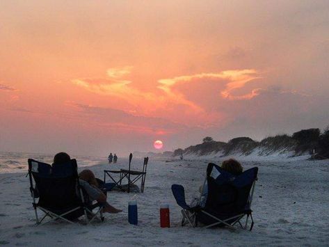 The top 10 beach camping spots in Florida Camping Illustration, Florida Camping, California Camping, Camping Aesthetic, Camping Places, Camping Destinations, Camping Locations, Sun Rise, Camping Spots