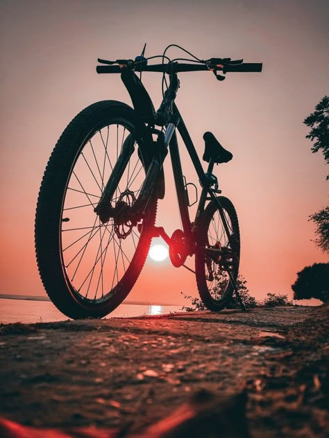 youtube / withme Cycle Photography, Bicycle Photoshoot, Lr Photo Editing Background Hd, Bicycle Aesthetic, Bicycle Pictures, Mountain Biking Photography, How To Make Photo, Vision Book, Bike Drawing