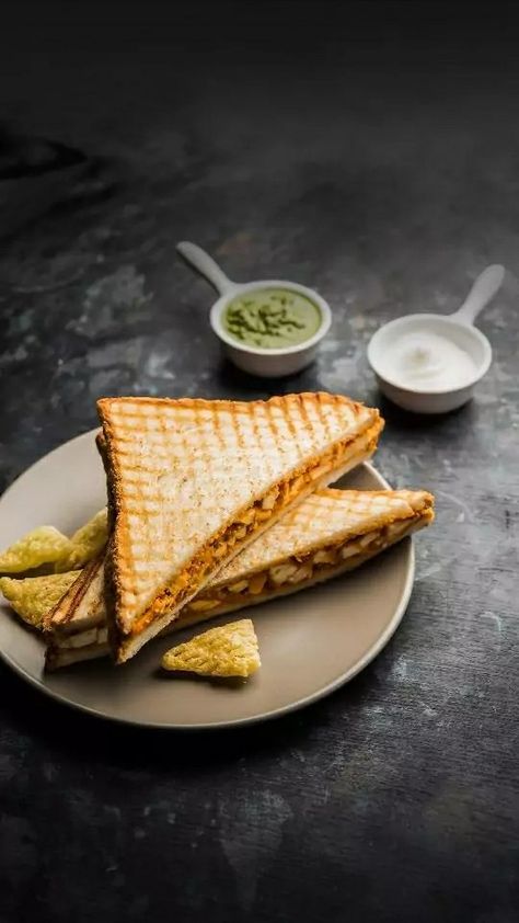 Smoked paneer sandwich will up your mood Sandwich Photography, Iphone Food Photography, Paneer Sandwich, Ultimate Sandwich, Hd Wallpaper Quotes, Indian Food Photography, Marathi Culture, Food Shoot, Food Product Photography