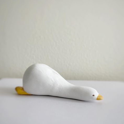 handmade cute penguin and white goose clay sculpture, designed for memo holder Ceramic Cute Animals, Air Dry Clay Penguin, Air Dry Clay Useful Projects, Pottery Key Holder, White Clay Ideas, Air Dry Clay Duck, Cute Clay Gifts, Cute Clay Figures Easy, Clay Animal Ideas