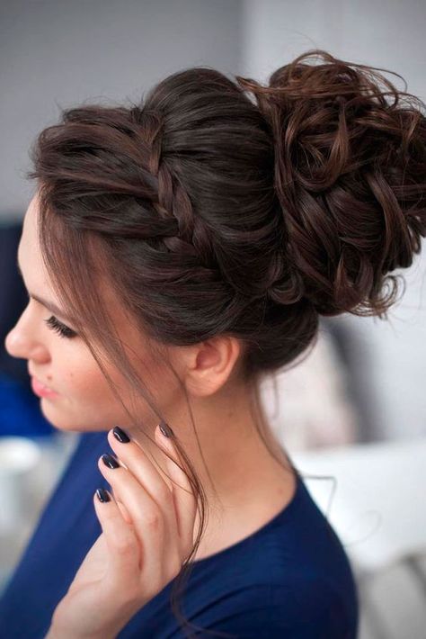 Beautiful Updo Hairstyles for Bridesmaids ★ See more: http://lovehairstyles.com/updo-hairstyles-bridesmaids/ Curly Homecoming Hairstyles, Updo Casual, Prom Hair Updo, Prom Hairstyles For Long Hair, Bridesmaid Hair Updo, Penteado Cabelo Curto, Short Hairstyle, Wedding Hair And Makeup, Elegant Hairstyles