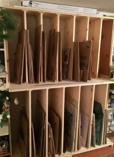 Picture Frame Storage Ideas, Shipping Station Ideas, Craft Room Ideas On A Budget, Shipping Station, Garage Art Studio, Artwork Storage, Rangement Art, Art Studio Storage, Art Bin