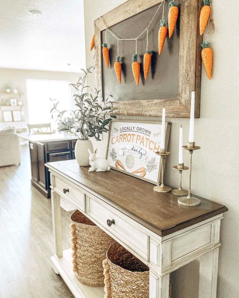 26 Creative And Inspiring Console Table Decor Ideas For Spring Halloween Console Table Decor, Halloween Console Table, Console Table Decor Ideas, Easter Garlands, Easter Entryway, Console Table Decor, Rustic Backdrop, Console Table Decorating, Entryway Table Decor