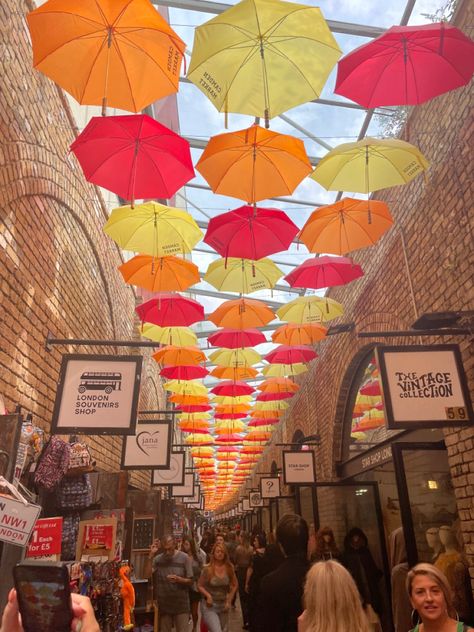 London Camden, Market Aesthetic, Colour Aesthetic, Camden Market, London Souvenirs, Camden London, Uk Summer, Camden Markets, Living In England