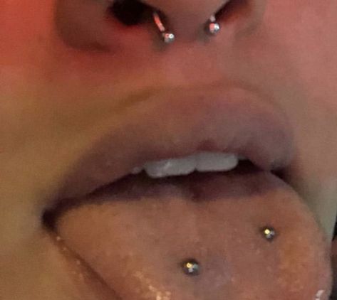 Venom Tounge Piercing, Venom Tongue Piercing, Frog Eyes Piercing Tongue, Piercing Alla Lingua, Venom Piercing, Bijoux Piercing Septum, Snake Eyes Piercing, Pretty Piercings, Tongue Piercing Jewelry