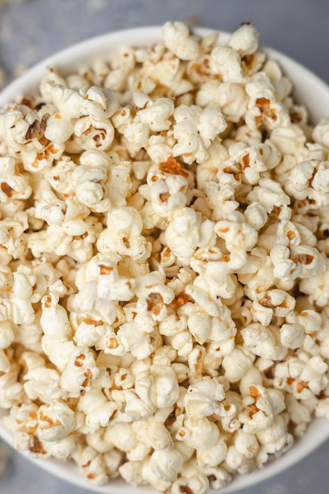 Parmesan Popcorn Recipe - cravingsmallbites.com Cheese Popcorn Recipe, Popcorn Recipes Cheese, Parmesan Popcorn, Popcorn Recipes Sweet, Dips Appetizers, Popcorn Recipes Easy, Popcorn Toppings, Cheese Popcorn, Night Girl