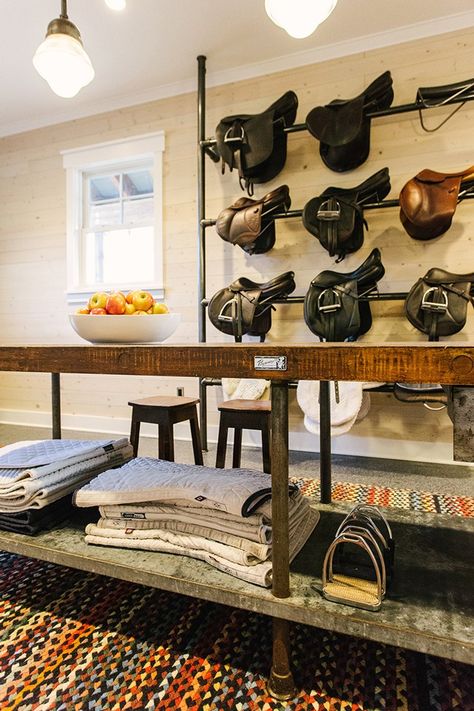 a stunning tack room. Look at those saddle racks Saddle Room Ideas, Saddle Pad Storage, Saddle Room, Equestrian Properties, Tack Room Organization, Horse Tack Rooms, Equestrian Stables, Equestrian Barns, Saddle Racks