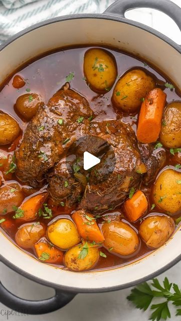 Pot Roast Oven Recipes, Roast Beef Recipes Oven, Pot Roast In The Oven, Best Pot Roast Recipe, Roast In Dutch Oven, Pot Roast Video, The Best Pot Roast, Ceramic Dutch Oven, Dutch Oven Pot Roast