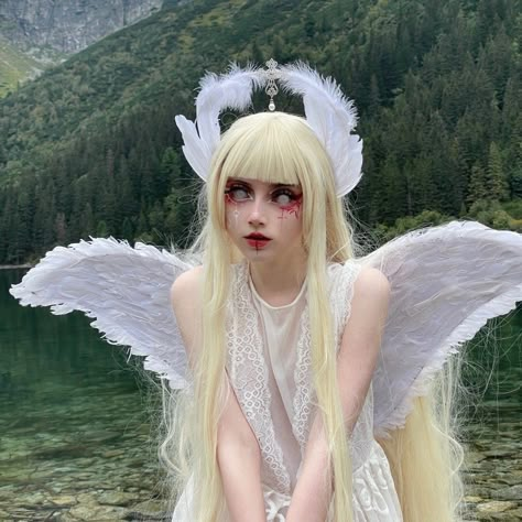 Fallen Angel Costume Makeup, Angel And Demon Costume, Biblically Accurate Angel Costume, Soft Angel Aesthetic, Fallen Angel Costume, Demon Halloween Costume, Valentine Dance, Angel Cosplay, Demon Costume