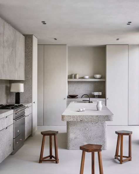 KITCHEN COMPENDIUM | VS Penthouse by Nicolas Schuybroek Architects ⁠ ⁠ Different materials with the same tonal variation combine in this kitchen under the expert eye of Belgian minimalist @nicolasschuybroek. “A restrained material palette of raw, rough materials with a deep tactility was used,” the architect says.⁠ ⁠ A central element of the project is the layering of borrowed landscape, bringing the lusciousness of the outside green into view like a painting. It’s a highly successful outcome... Penthouse Apartment Kitchen, Nicolas Schuybroek, Lux Interior, Penthouse Apartment, Material Palette, The Architect, Apartment Kitchen, The Expert, Maine House