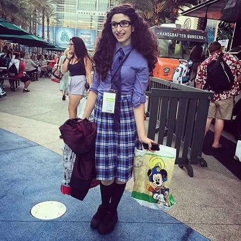 Non Disney Princess Costume, D23 Expo Outfits, Adult Disney Costume Party, Quick Disney Costumes Last Minute, Best Diy Halloween Costumes For Women, Adult Disney Costumes For Women, Disney Adult Costumes Diy, Disney Cosplay Women, Princess Mia Thermopolis