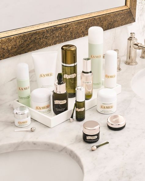 La Mer Skincare Aesthetic, La Mer Aesthetic, Luxury Skincare Aesthetic, Aesthetic Skin Care Products, Sk Ii Skincare, Skincare Organiser, Sunday Skincare, Skincare Luxury, Skincare Collection