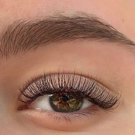 Single Lash Extensions, Eyebrow Styles, Girl Energy, Lash Extensions Styles, Wispy Lashes, Eye Makeup Designs, Makeup Designs, Round Face, Lash Extensions