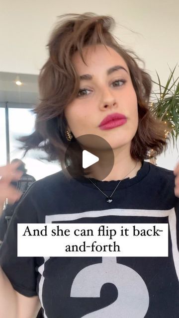 Jayne Matthews on Instagram: "A couple things about this cut. It's more like the 90s than it is the 70s because it's a little top-heavy and can flip back-and-forth because of that. It's also the Italian Bob length which to me sits right at the nape of the neck. Lots of words but that's the visual I get. I love this haircut because it's so versatile. You can wear it on the side or part of in the center. He can also slick it back. You can have a little petals around your cheekbones or you can tuck them behind your ear. And you can also pin the back up. It's the perfect mid length haircut to me.  The Hair Balm  I put in the hair is by @hairstorystudio .. I put it in the hair when it's damp or almost dry. You can put it in the next day also when your hair is completely dry. It gives a satin fi Haircuts For Damaged Hair Medium, Chin Length Messy Bob, Mid Length Haircut Side Part, Mid Neck Bob, Boyfriend Bob Haircut, 70s Bob Haircut, Bob 90s Hair, 90s Italian Bob, Neck Length Haircut