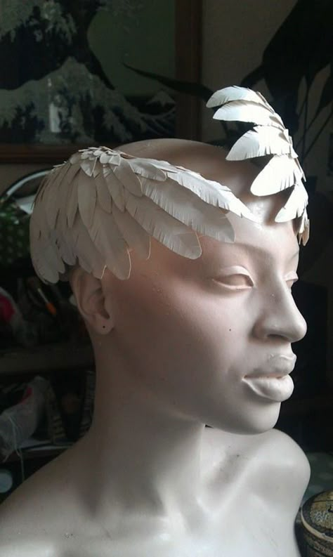 Paper Mask Design Ideas, Paper Head Piece, Paper Headdress, Angel Headpiece, Surreal Headpiece, Diy Headdress, Paper Headpiece, Sculptural Headpiece, Paper Mache Wearable Head